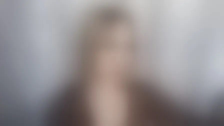 Chat with LilianaCross