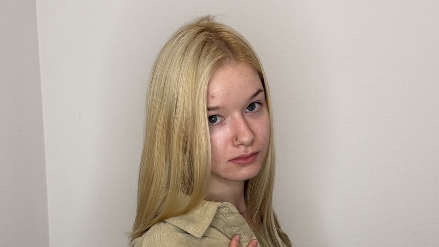 Chat with AlenaLeverentz