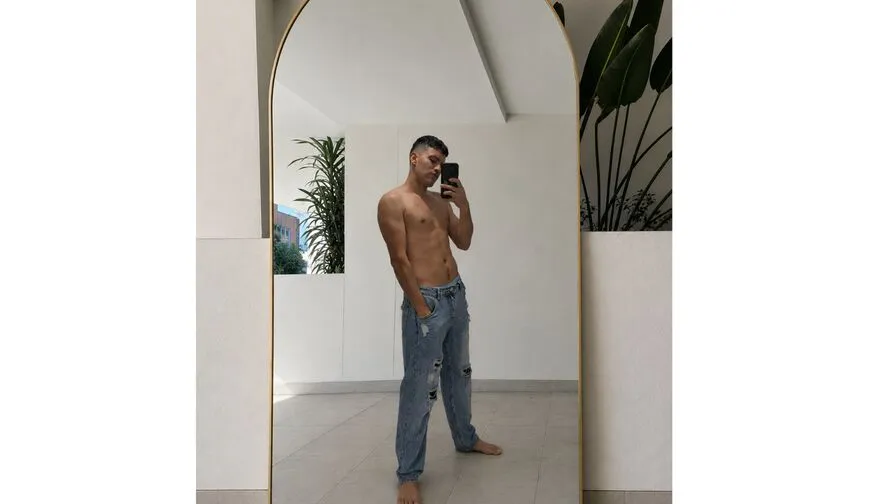 Chat with EithanGomez