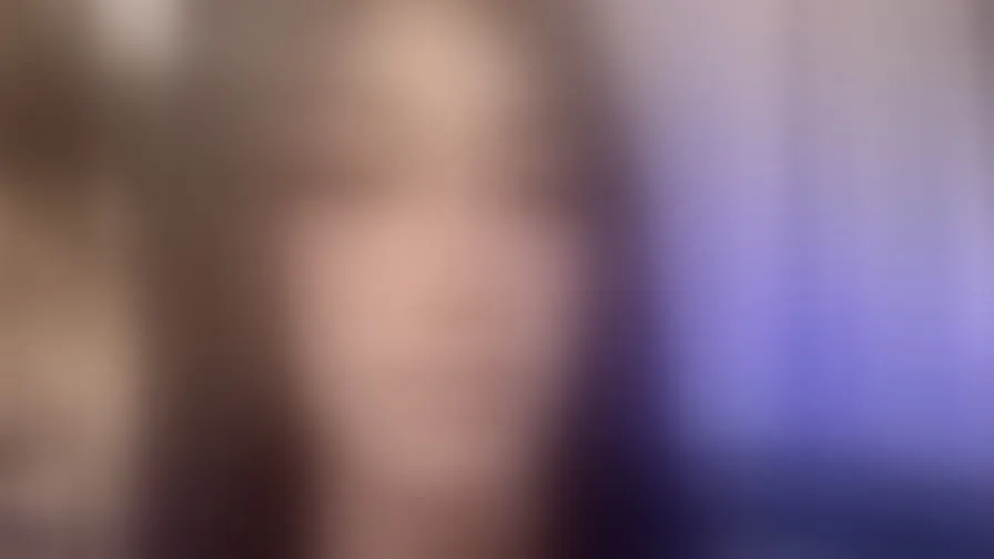 Chat with VivienneLaurent