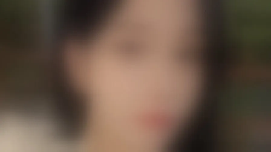 Chat with LianaWuy