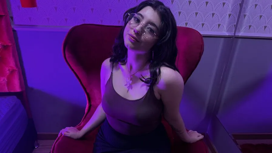 Chat with SarahLeward