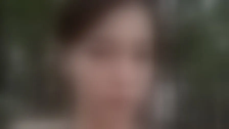 Chat with LisabethHal