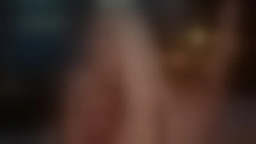 Chat with LaraBrynn