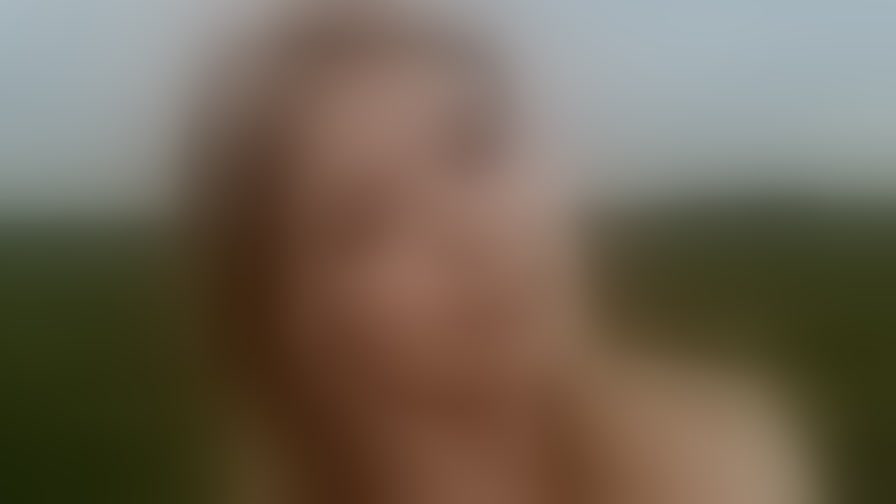 Chat with AnnieMounten
