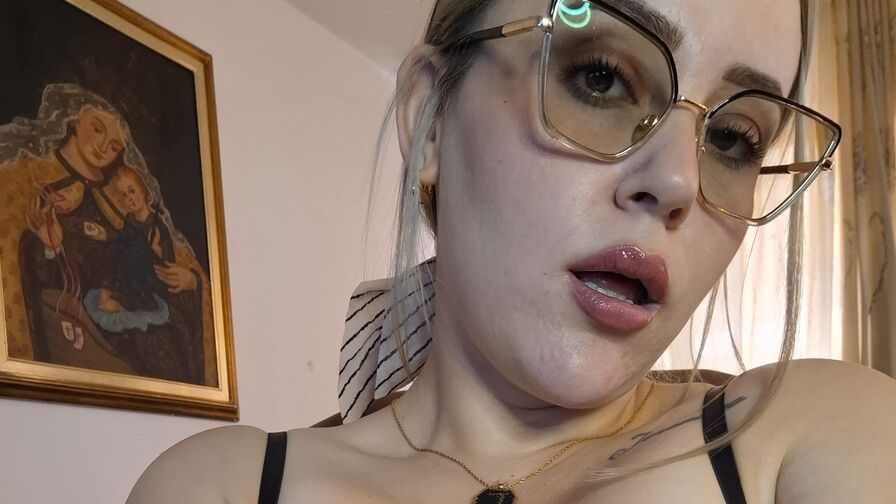 Chat with AnnieRodiguez