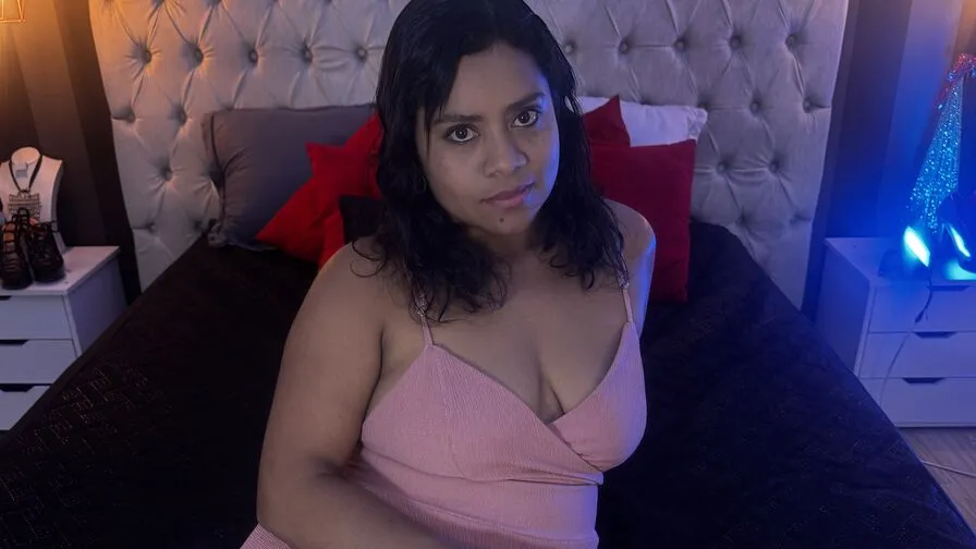 Chat with LizyHanthom