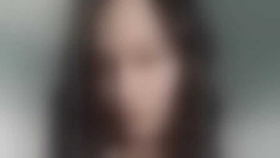 Chat with ElianaAdelizzi