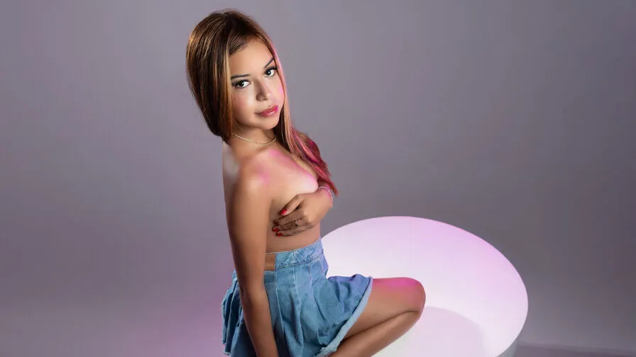Chat with BellaHayden