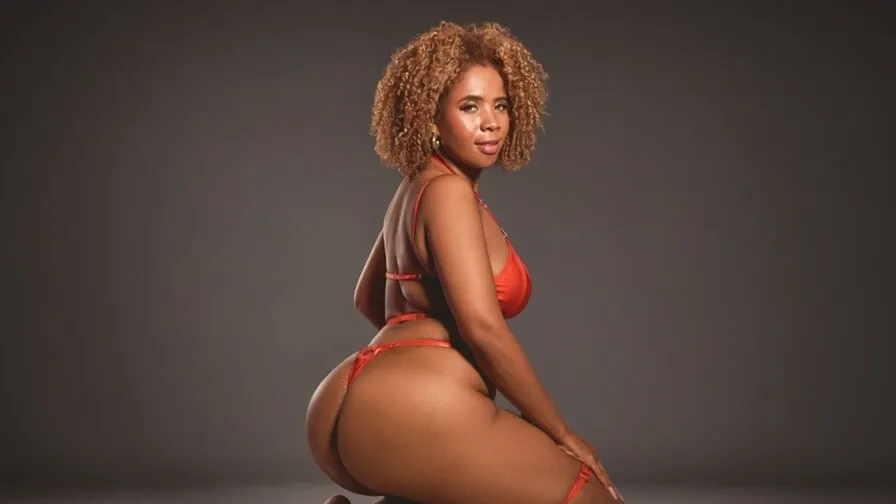 Chat with ZaharaCambell