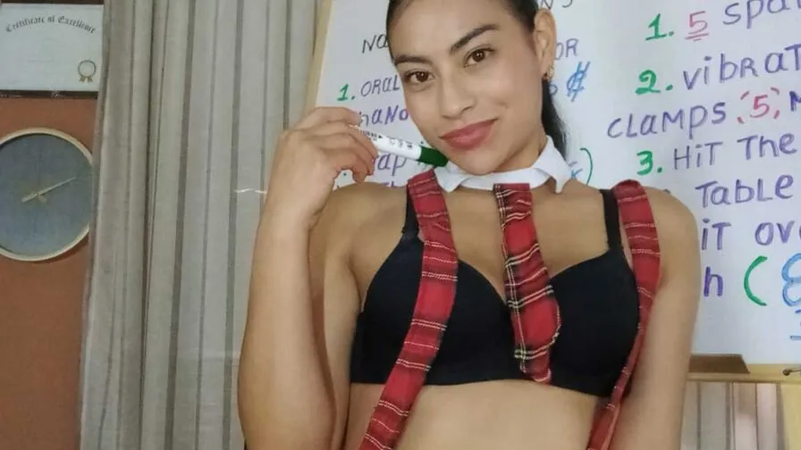Chat with EmmyWindsor