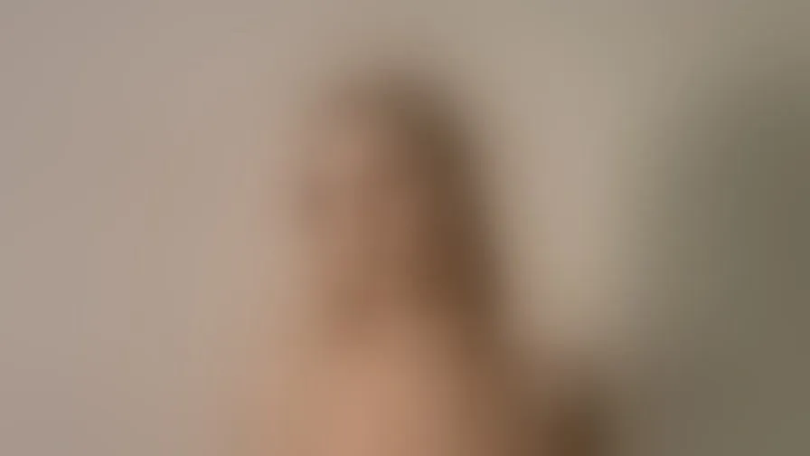 Chat with AishaNaeher
