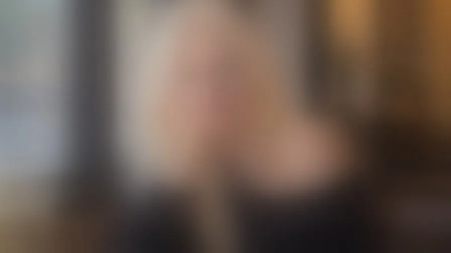 Chat with AngeliqueScala