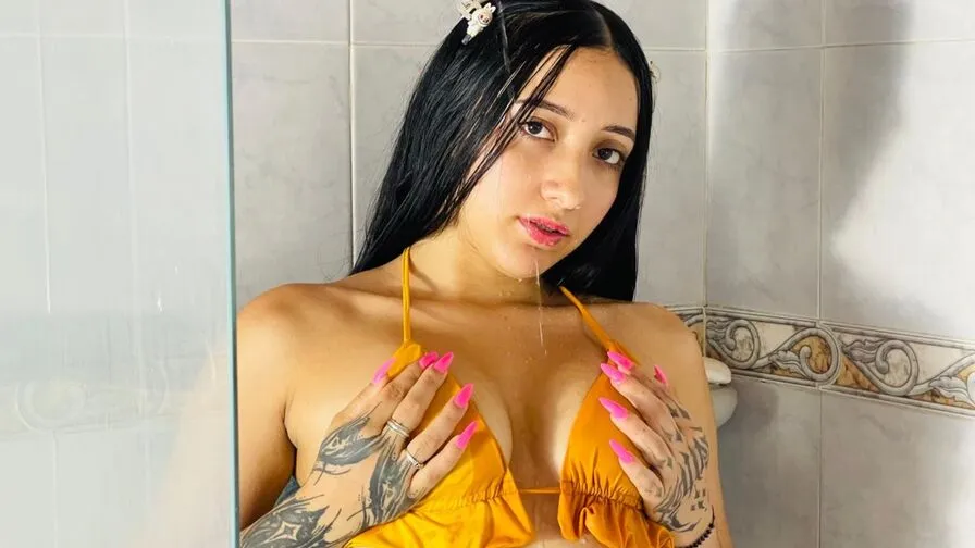 Chat with EmmaTeyylor