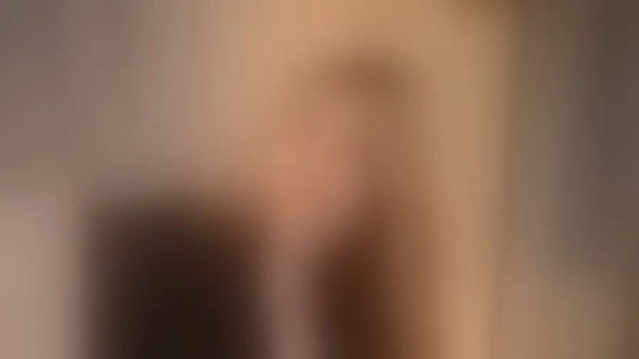 Chat with AlonaYouell