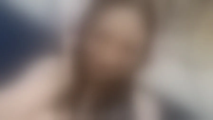 Chat with LiiaRoselle